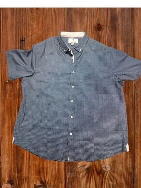 Men's Short-Sleeve Button-Down Shirt in Navy Microdot